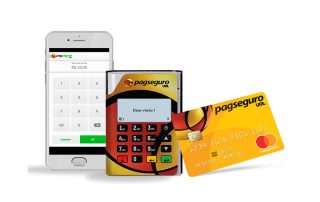 Mob Pin 10 com celular e cartão PagSeguro