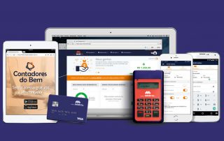 Maquininha Mobi ao lado de cartão pré-pago celular e tablet mostarndo app em fundo azul