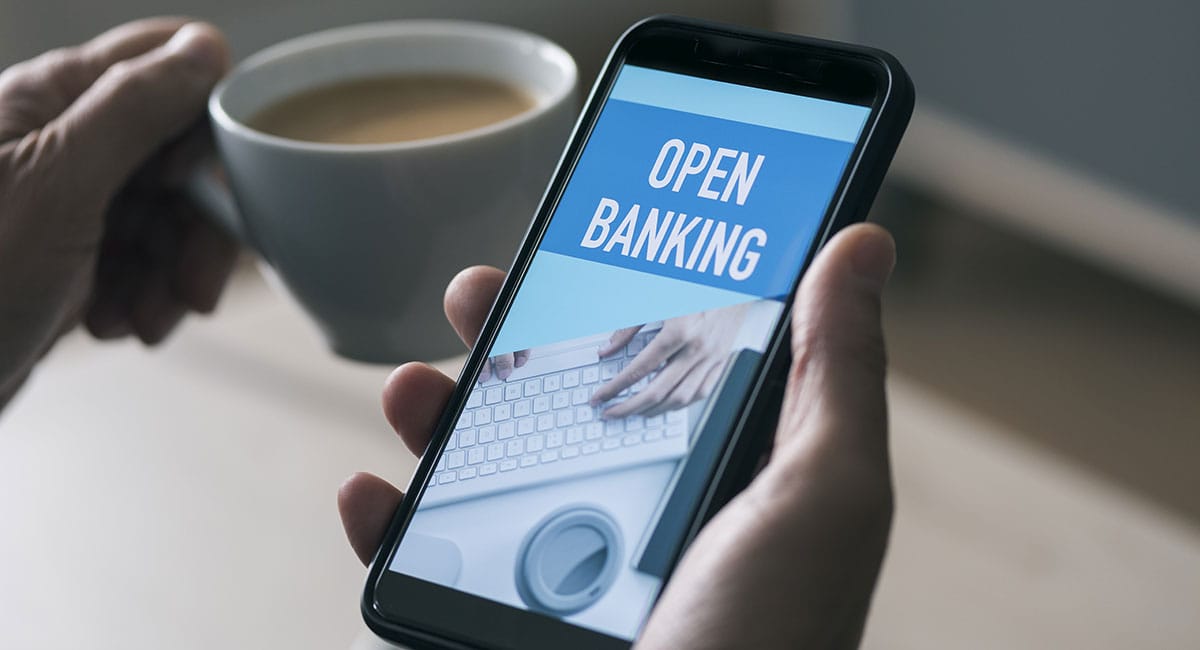Open banking na tela do celular