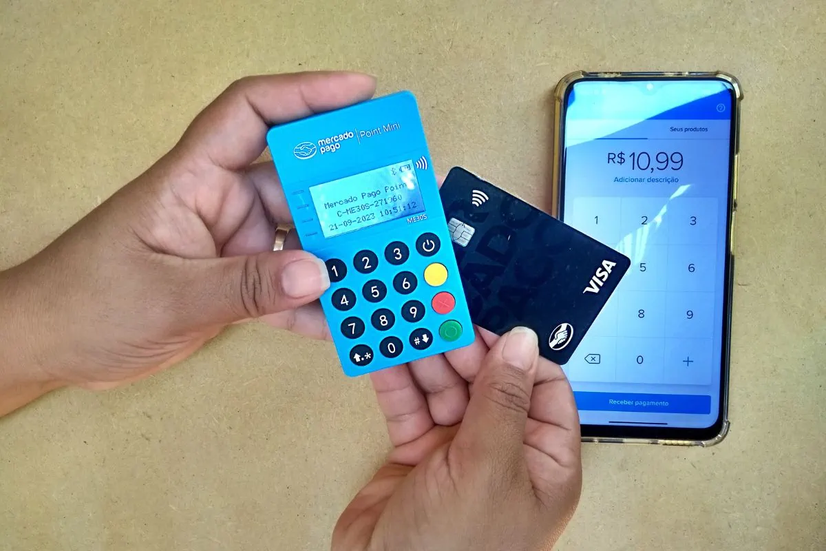 Mercado Pago POint Mini NFC, cartão de débito e celular com aplicativo